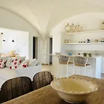 Trullo Saraceno Ostuni